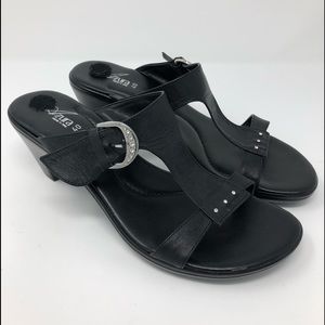 Azura Black leather sandal US size 10